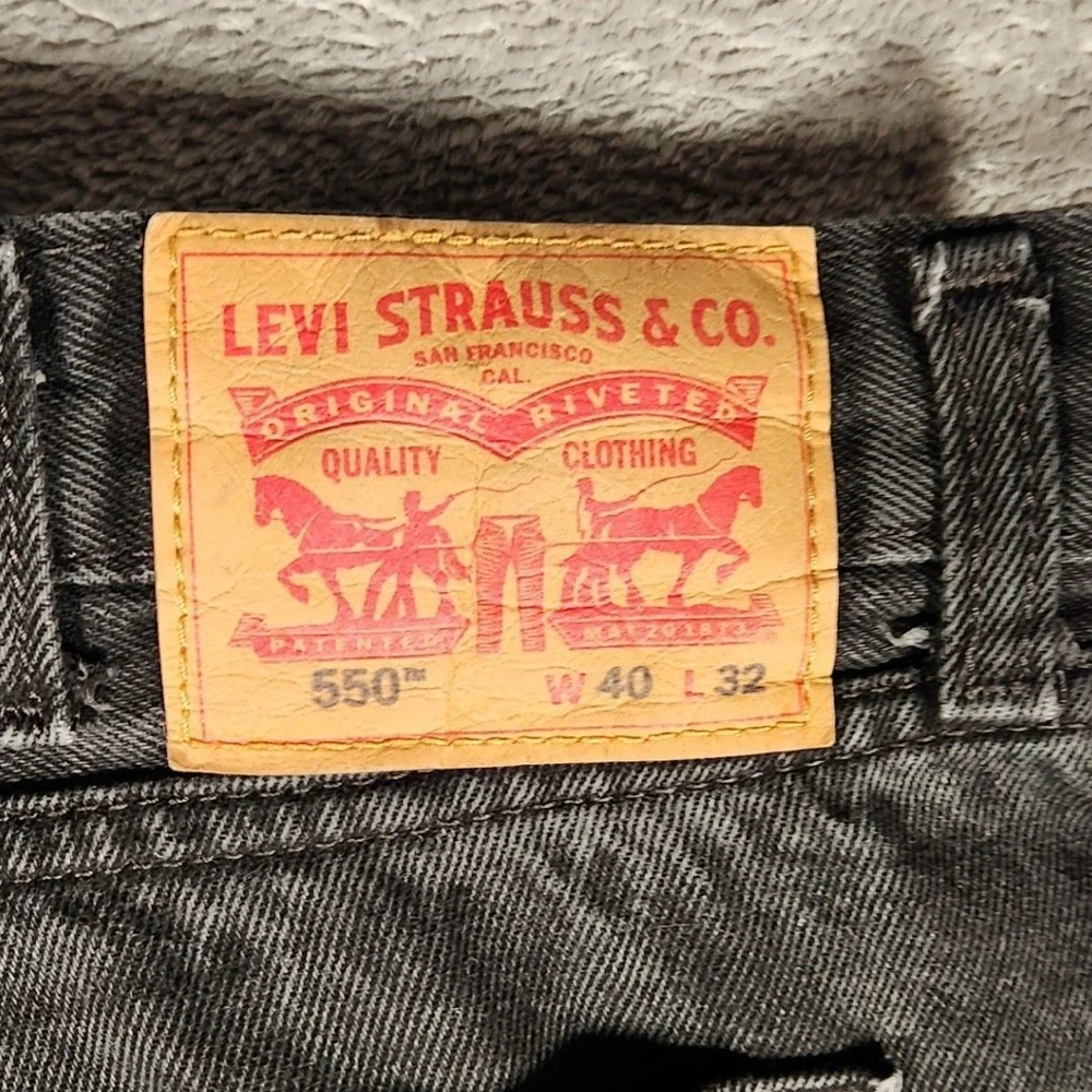 Levi's 550 Relaxed Fit Jeans Mens 40x32 Black Excellent Faded Tapered Leg Denim